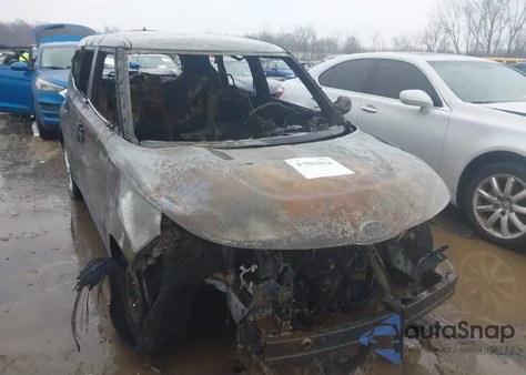 2021 Kia Soul Lx z USA, uszkodzony, nr VIN KNDJ23AU1M7757696